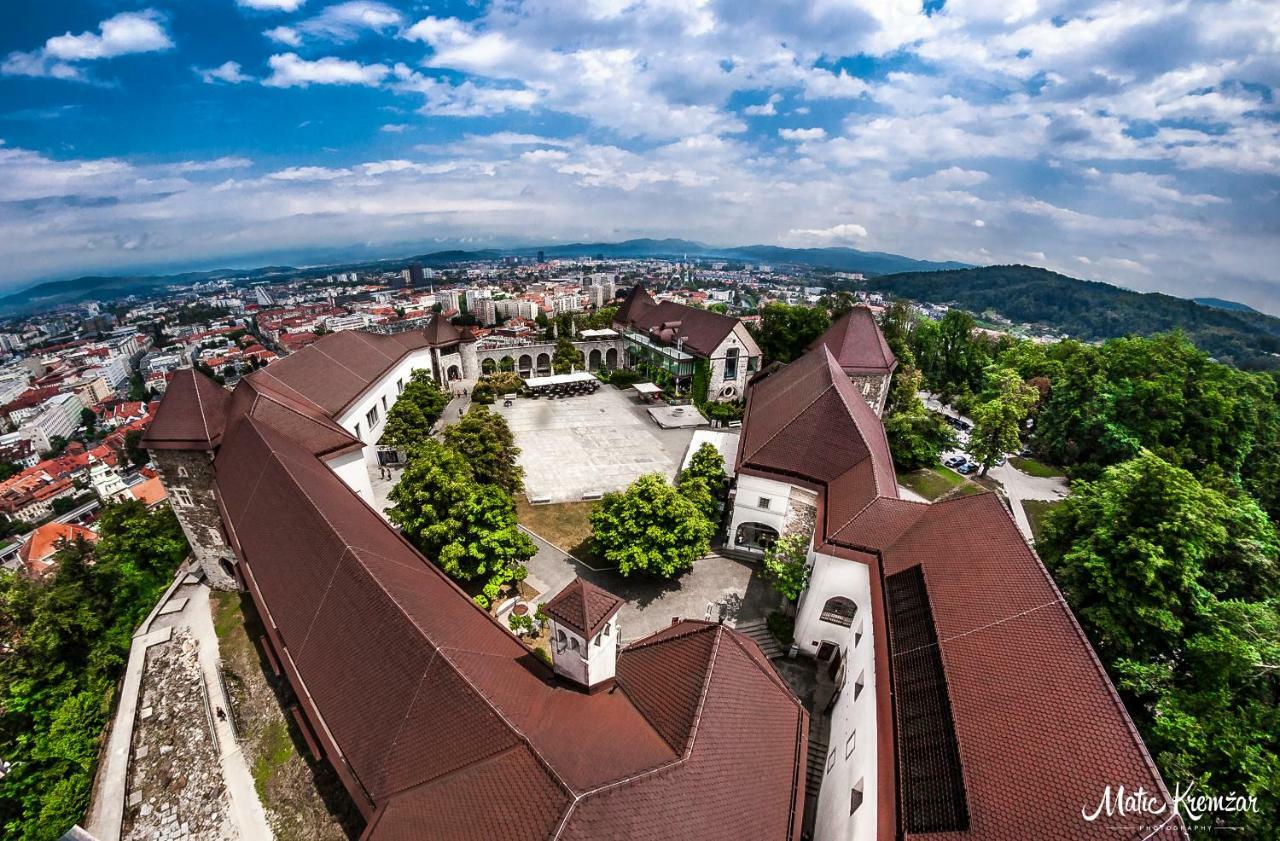 Tony'S Place Under The Castle Любляна Экстерьер фото